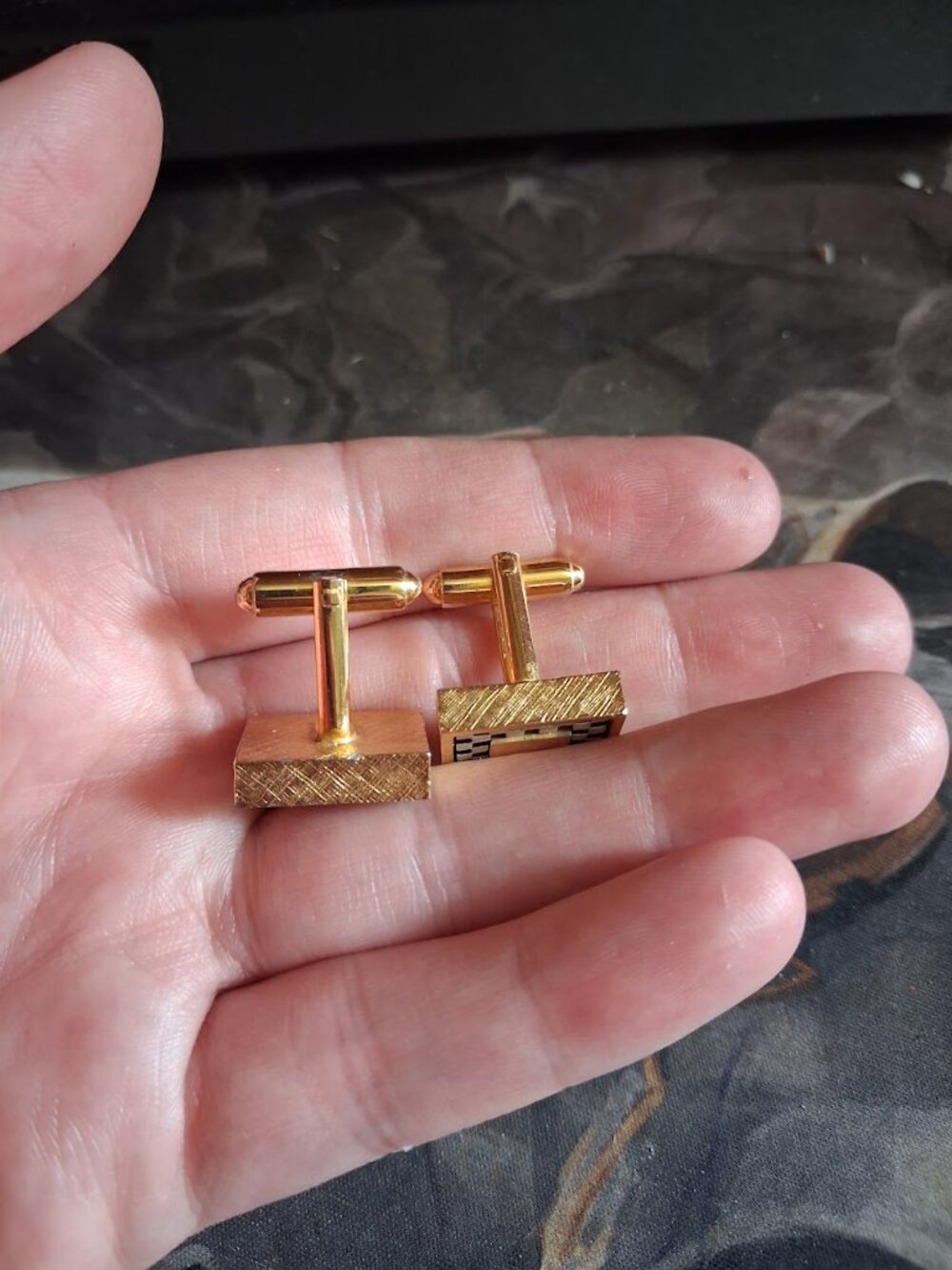 Checkerboard cufflinks - Picture 4 of 4
